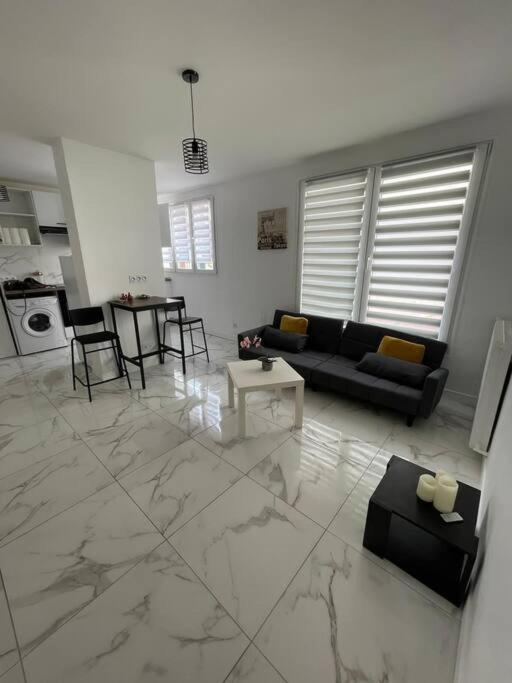 Appartement 2 Pieces, Salon Et Chambre, 44M2 Refait A Neuf Clichy Extérieur photo