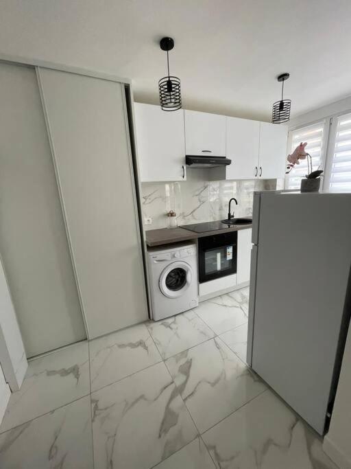 Appartement 2 Pieces, Salon Et Chambre, 44M2 Refait A Neuf Clichy Extérieur photo