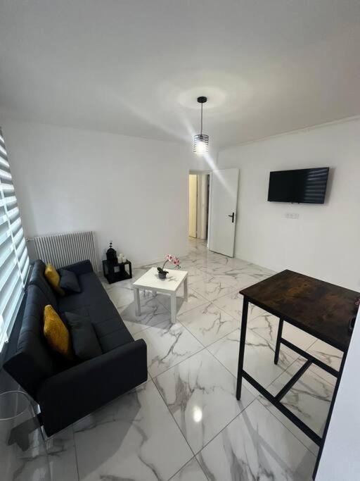 Appartement 2 Pieces, Salon Et Chambre, 44M2 Refait A Neuf Clichy Extérieur photo